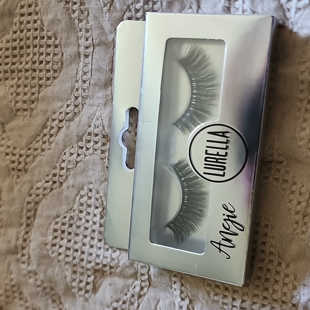 Eyelashes